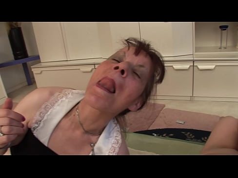 ❤️ İki nənənin və bir babanın üçlü var ❤ Anal video pornoda az.milf-nut-net.ru ☑